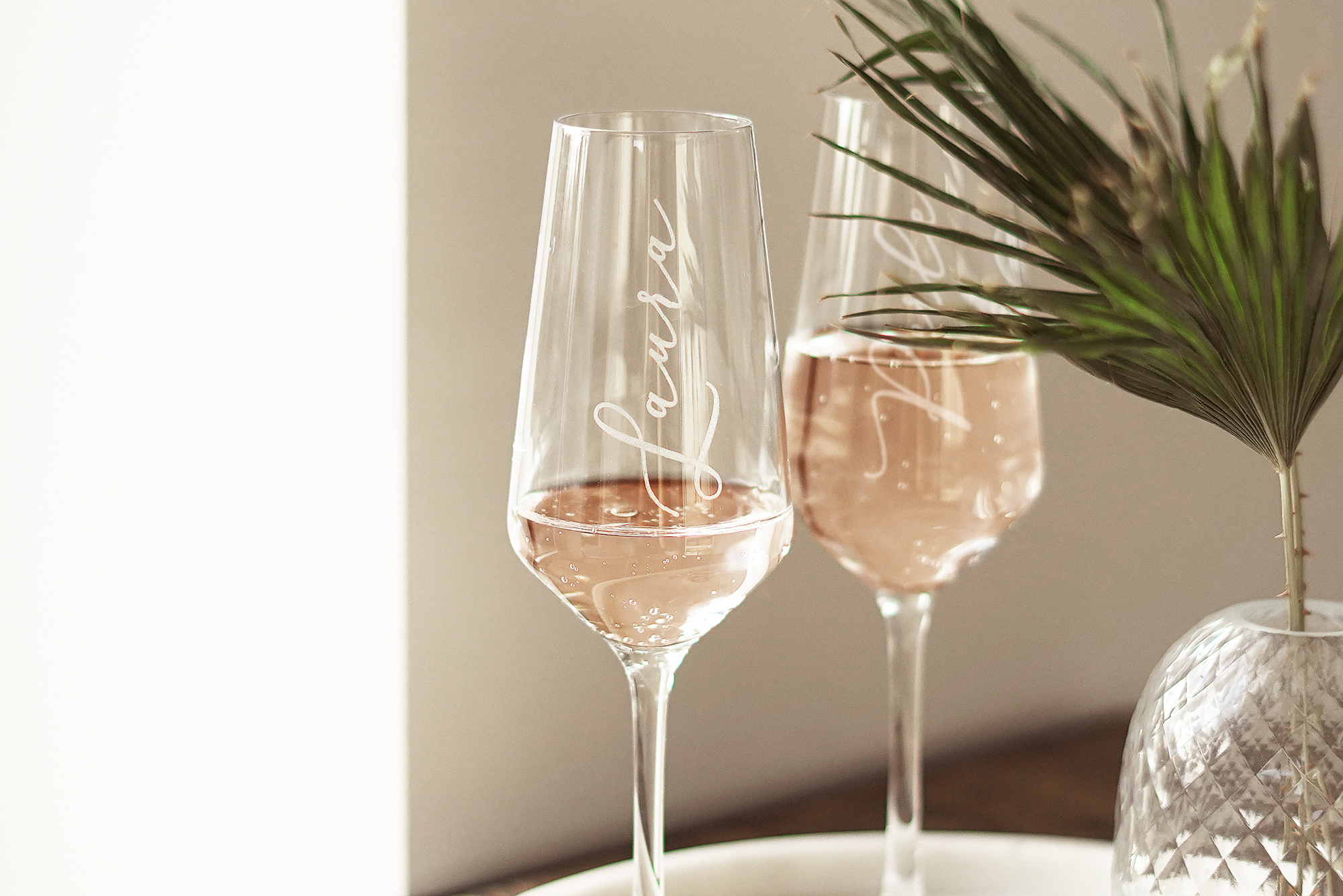 Graveret champagne glas, 2 stk., › Personlige gaver › Graveret glas LUMEN