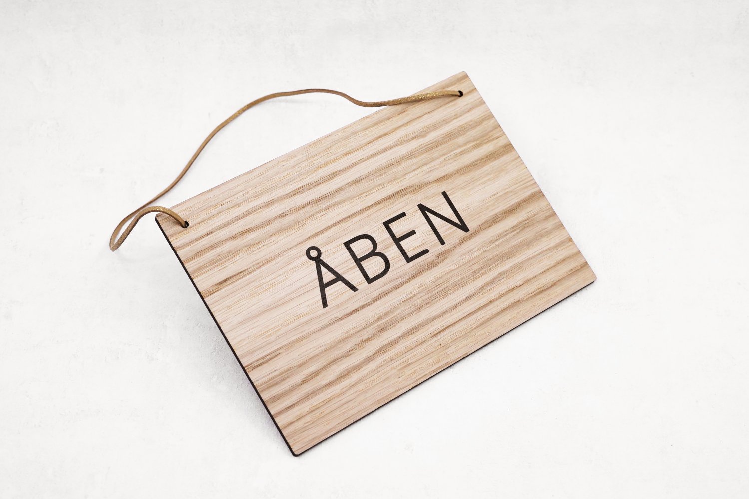A5 Butikskilt i træ, Åben / Lukket